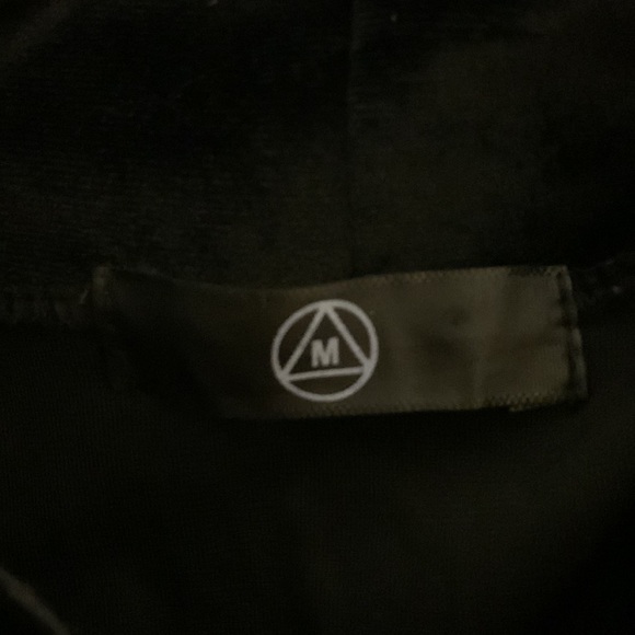 MISSGUIDED Black velvet, long sleeve, turtle-neck bodysuit. Size 2 - Picture 9 of 9